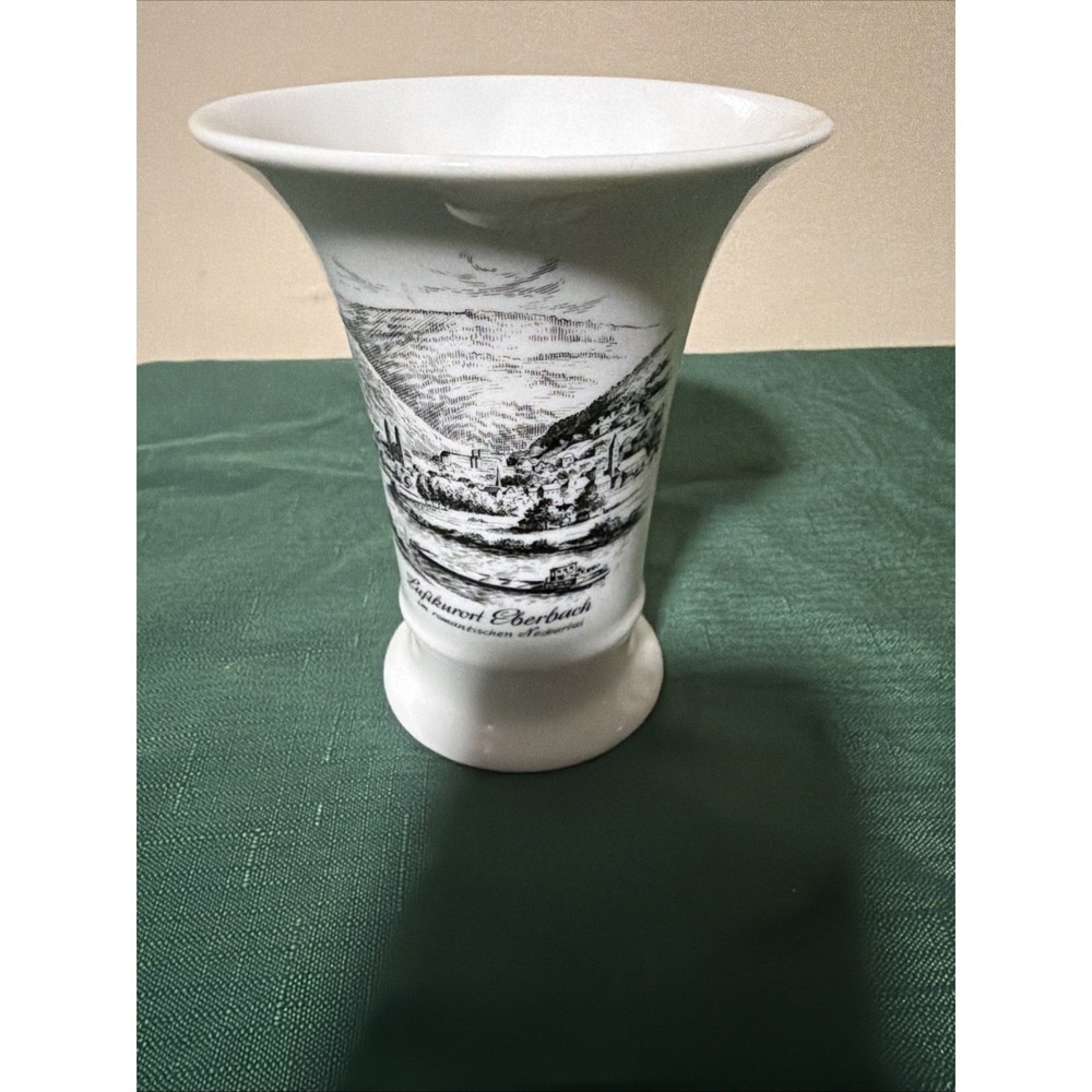 AK Kaiser W Germany Garmisch-Tartenkirchen Vase. Excellent Condition